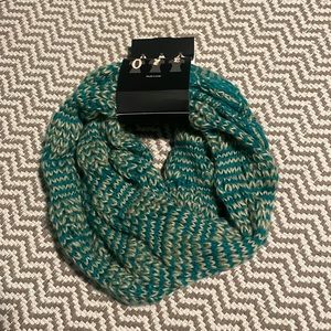 NWT Green Infinity Scarf